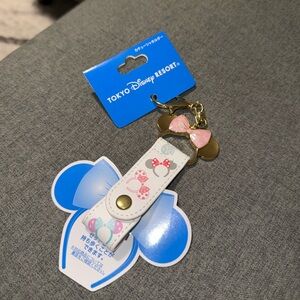Disney Resort Keychain with Bow Design- Headband Holder